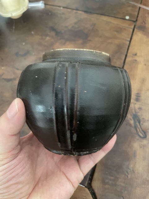 古玩陶瓷黑釉線條罐真品鑒賞圖
