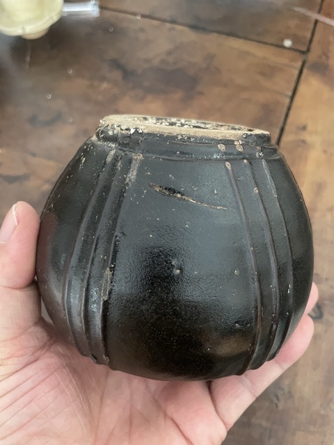 古玩陶瓷黑釉線條罐真品鑒賞圖