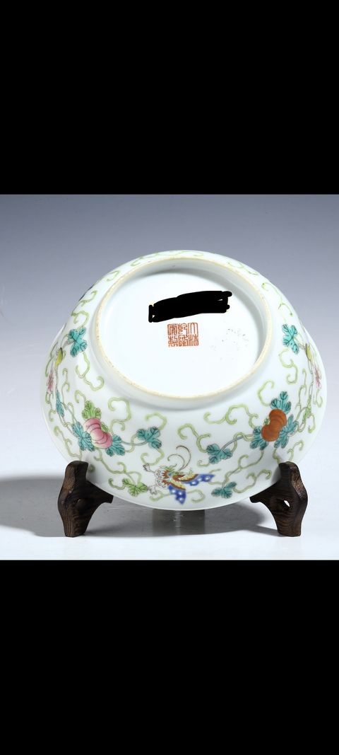 古玩陶瓷瓜蝶連綿粉彩碗真品鑒賞圖