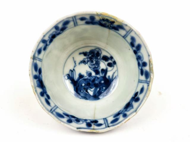 古玩陶瓷清康熙·青花花卉花口杯拍賣,當前價格0元