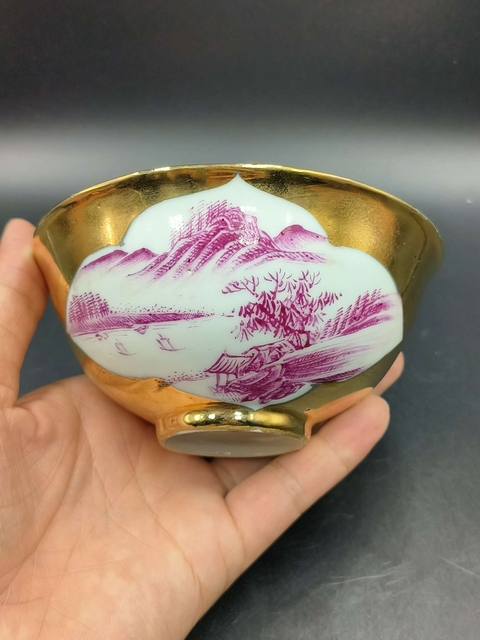 古玩陶瓷金地開光胭脂紅山水紋茶圓真品鑒賞圖
