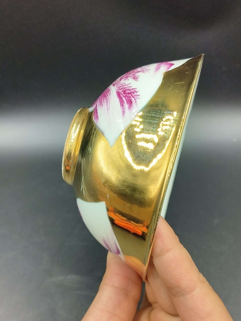 古玩陶瓷金地開光胭脂紅山水紋茶圓真品鑒賞圖