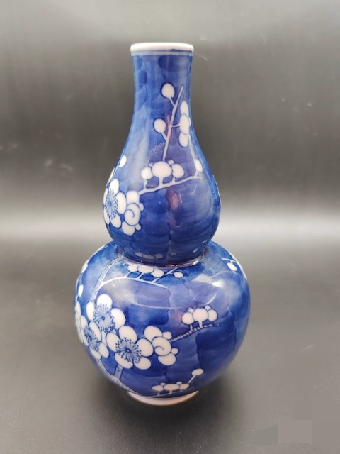 古玩陶瓷青花留白冰梅紋葫蘆瓶真品鑒賞圖
