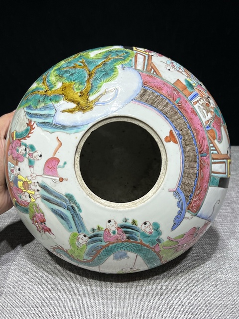 古玩陶瓷百子鬧春圖粉彩西瓜罐真品鑒賞圖