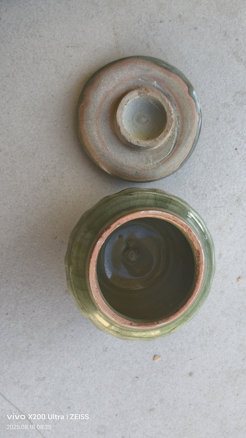 古玩陶瓷龍泉青瓷蓋罐真品鑒賞圖