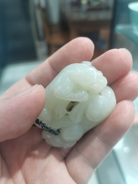古玩玉器和田玉雕“瑞獸”把件真品鑒賞圖
