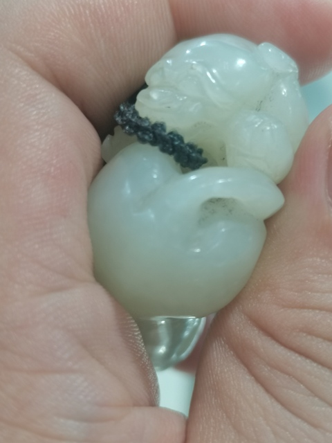 古玩玉器和田玉雕“瑞獸”把件真品鑒賞圖