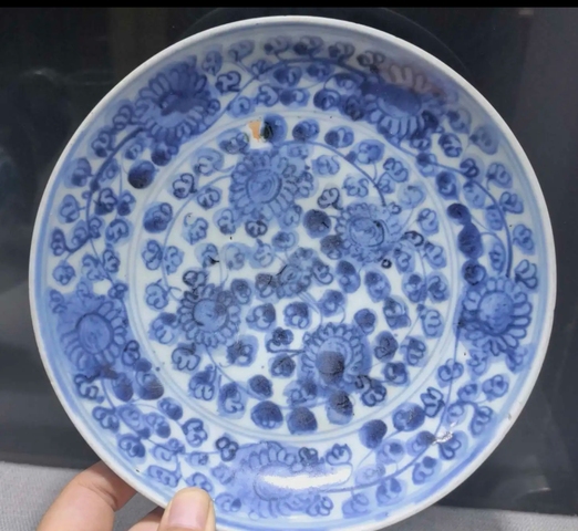 古玩陶瓷青花花卉紋盤真品鑒賞圖