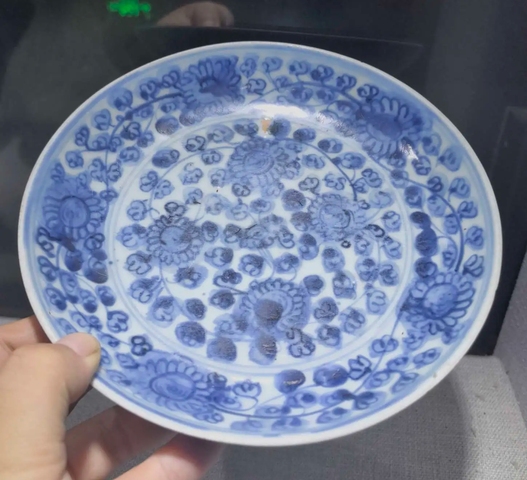 古玩陶瓷青花花卉紋盤真品鑒賞圖