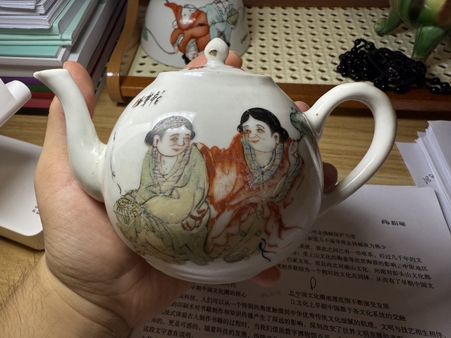 古玩陶瓷和合二仙執壺真品鑒賞圖