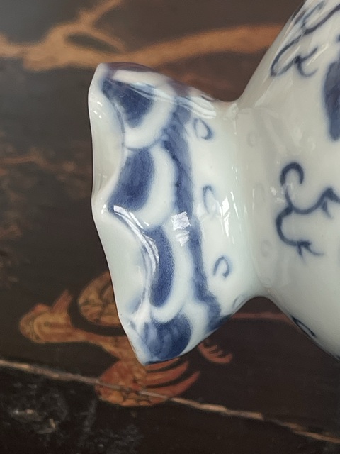 古玩陶瓷青花雙龍戲珠雙耳三足爐真品鑒賞圖