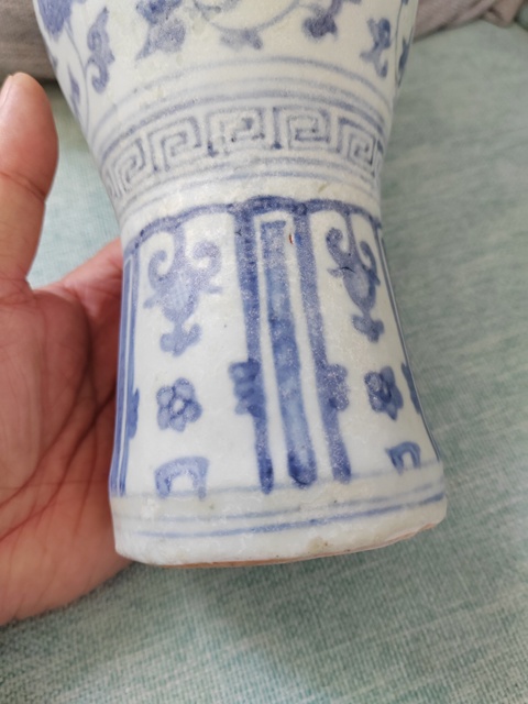 古玩陶瓷明中纏枝蓮紋梅瓶真品鑒賞圖