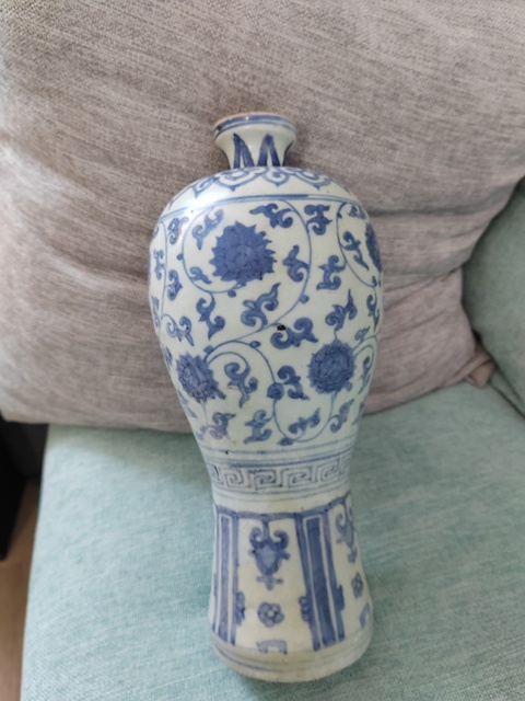 古玩陶瓷明中纏枝蓮紋梅瓶真品鑒賞圖