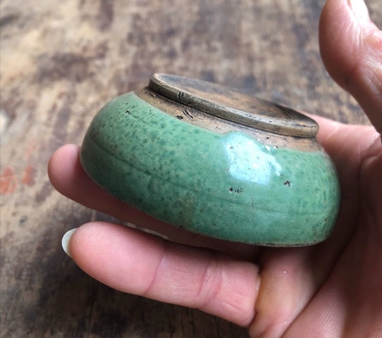 古玩陶瓷晚清泥胎綠釉硯臺真品鑒賞圖