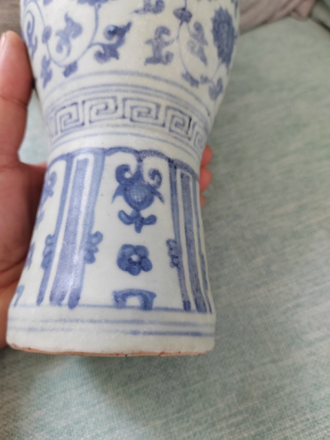 古玩陶瓷明中纏枝蓮紋梅瓶真品鑒賞圖
