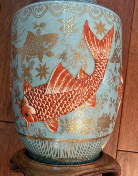 古玩陶瓷松石綠釉礬紅描金魚藻紋棒槌真品鑒賞圖