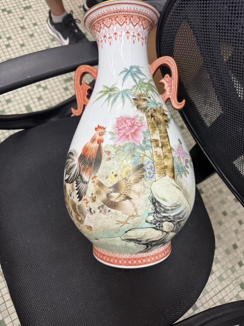 古玩陶瓷粉彩花鳥紋雙耳芘芭尊真品鑒賞圖