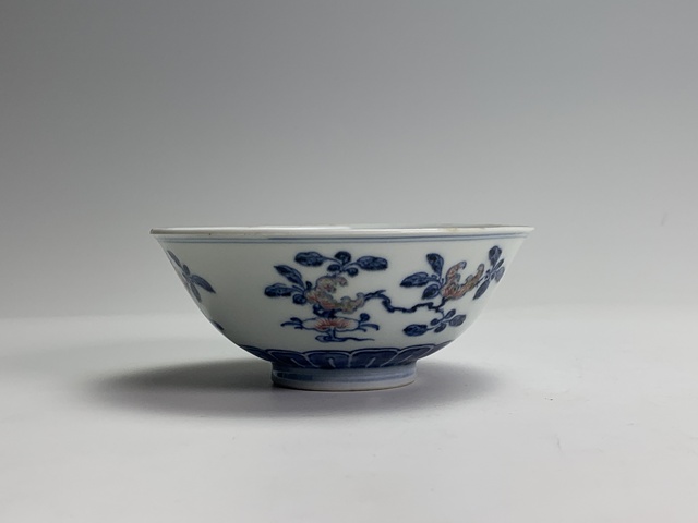 古玩陶瓷清乾隆·青花釉里紅三多紋碗拍賣,當前價格608元