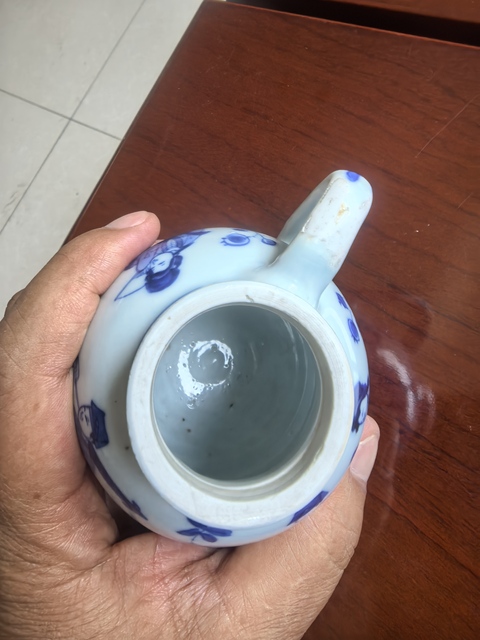 古玩陶瓷人物紋青花壺真品鑒賞圖