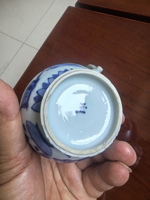 古玩陶瓷人物紋青花壺真品鑒賞圖