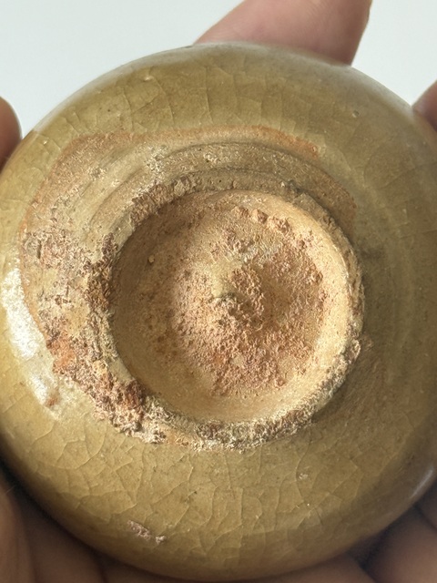 古玩陶瓷元代龍泉窯黃釉杯真品鑒賞圖