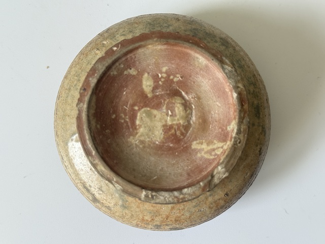 古玩陶瓷西晉越窯棱紋水盂真品鑒賞圖