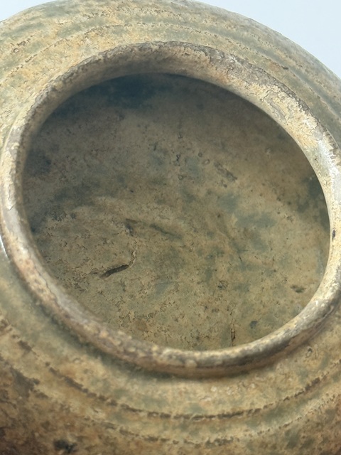 古玩陶瓷西晉越窯棱紋水盂真品鑒賞圖