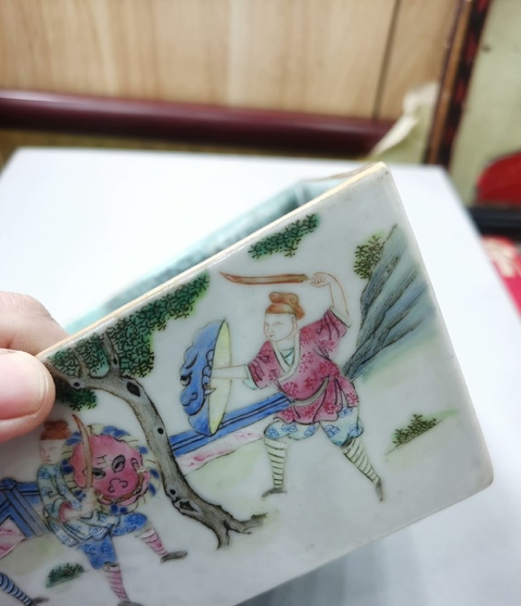 古玩陶瓷人物紋粉彩九攢盤真品鑒賞圖