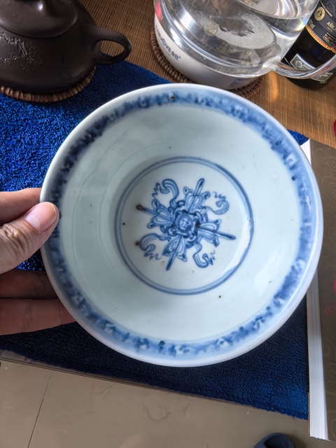 古玩陶瓷青花花卉紋碗真品鑒賞圖