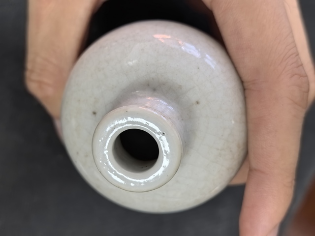 古玩陶瓷哥釉梅瓶真品鑒賞圖
