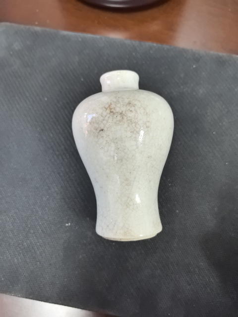 古玩陶瓷哥釉梅瓶真品鑒賞圖