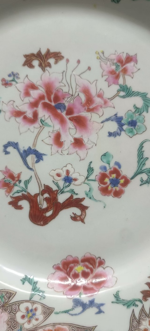 古玩陶瓷粉彩花卉紋盤真品鑒賞圖