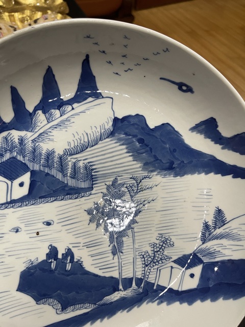 古玩陶瓷人物山水青花盤真品鑒賞圖