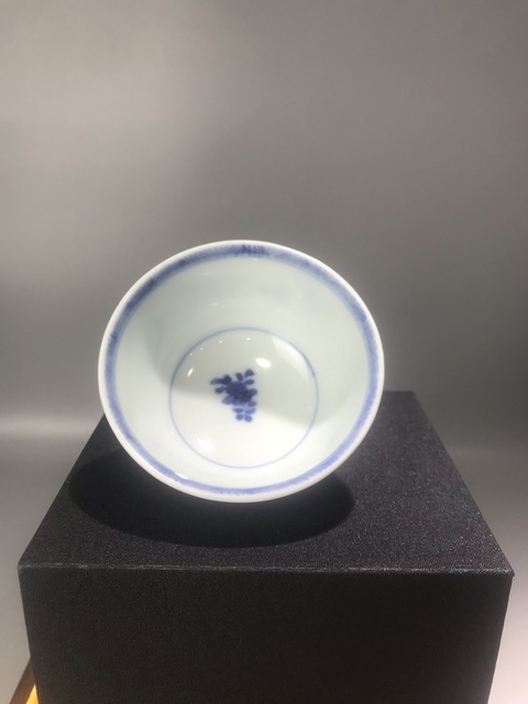 古玩陶瓷（精品品茗杯）清-康熙-洞石欄桿蝶戀花-品茗杯拍賣，當前價格732元