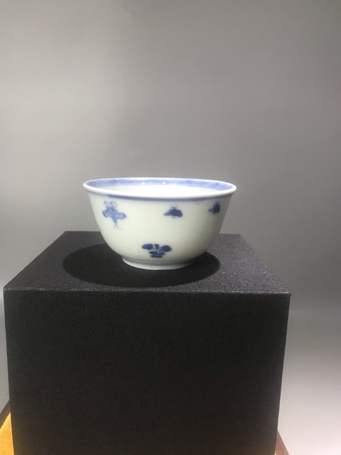 古玩陶瓷（精品品茗杯）清-康熙-洞石欄桿蝶戀花-品茗杯拍賣，當前價格732元