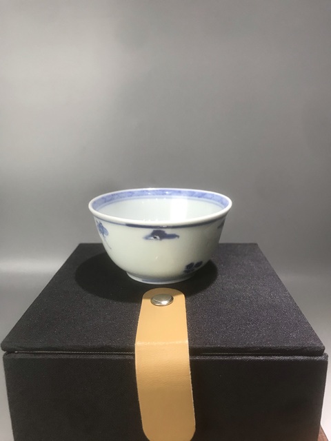 古玩陶瓷（精品品茗杯）清-康熙-洞石欄桿蝶戀花-品茗杯拍賣，當前價格732元