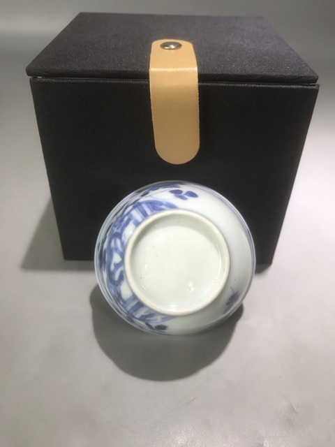 古玩陶瓷（精品品茗杯）清-康熙-洞石欄桿蝶戀花-品茗杯拍賣，當前價格732元