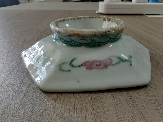 古玩陶瓷粉彩花卉紋貢盤真品鑒賞圖