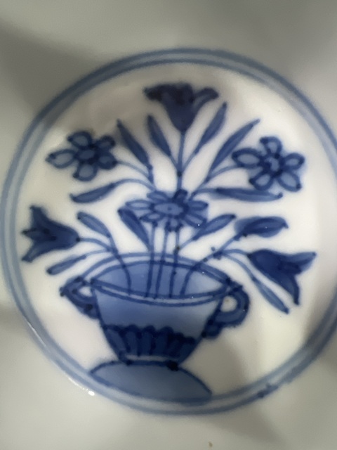 古玩陶瓷青花花卉紋杯真品鑒賞圖