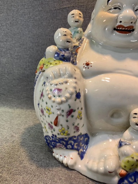 古玩陶瓷五子鬧佛粉彩塑像真品鑒賞圖