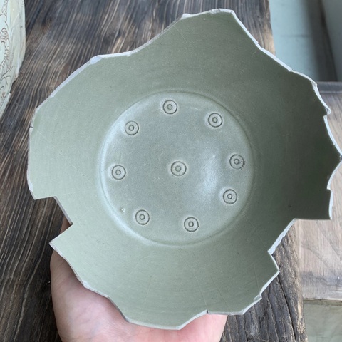 古玩陶瓷越窯青瓷刻仰蓮紋碗真品鑒賞圖