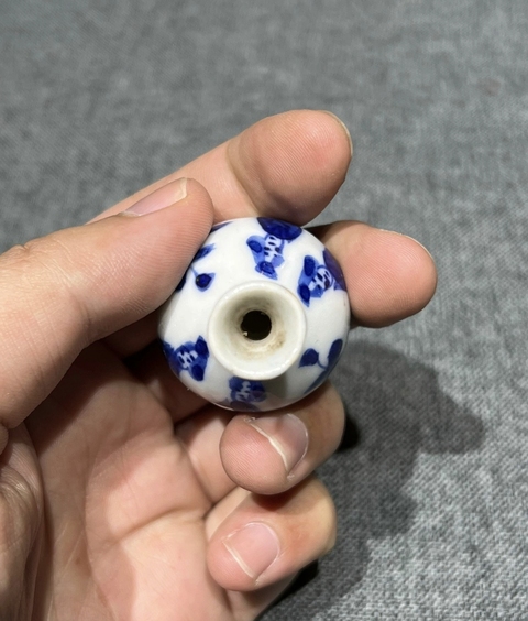 古玩陶瓷德化窯青花仕女花卉紋瓶真品鑒賞圖