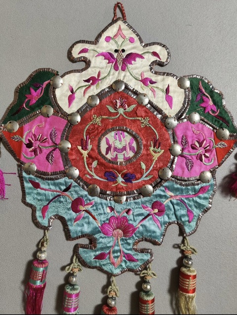 古玩雜項(xiàng)刺繡掛飾真品鑒賞圖