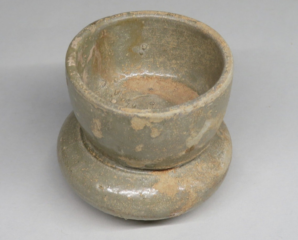 古玩陶瓷越窯青瓷渣斗真品鑒賞圖