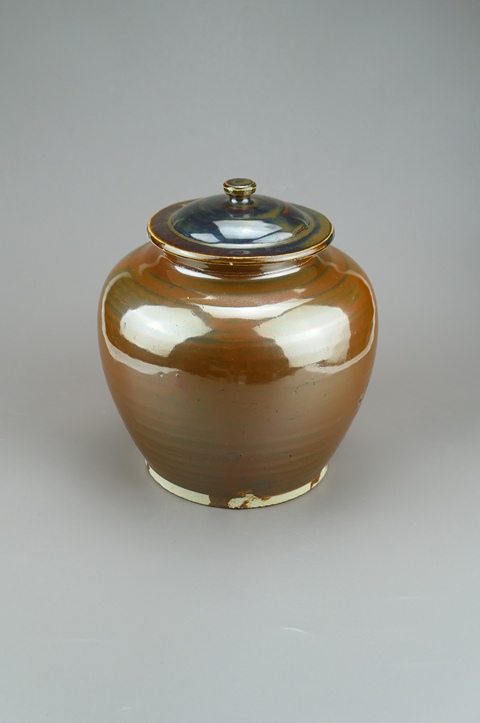 古玩陶瓷精品:明代定窯系柿紅釉蓋罐(高級(jí)器型)拍賣,當(dāng)前價(jià)格195元