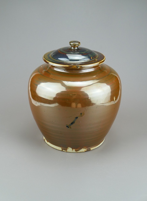 古玩陶瓷精品:明代定窯系柿紅釉蓋罐(高級(jí)器型)拍賣,當(dāng)前價(jià)格195元