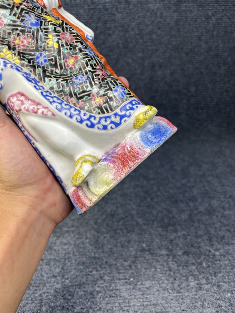 古玩陶瓷粉彩鐵拐李塑像真品鑒賞圖