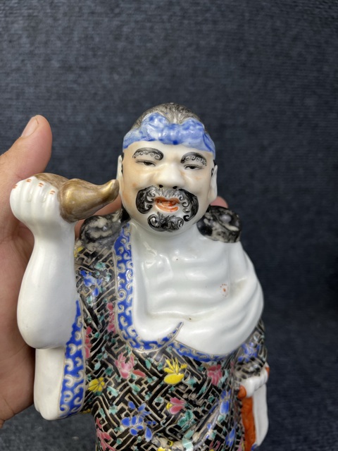 古玩陶瓷粉彩鐵拐李塑像真品鑒賞圖