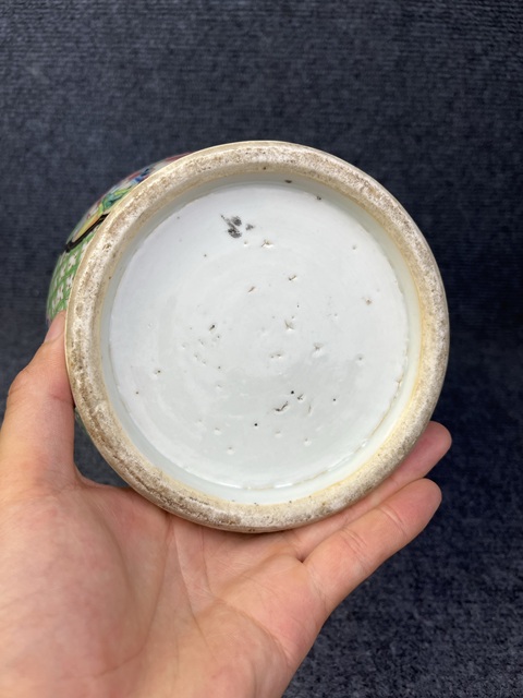 古玩陶瓷廣彩開窗人物故事紋賞瓶拍賣,當前價格2888元