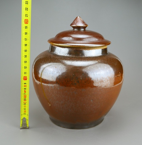 古玩陶瓷精品:明晚期耀州窯窯變紫金釉蓋罐(高級器型)拍賣,當前價格190元